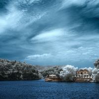 Virado azul, foto infrarroja de la casa del ingeniero del pantano Conde del Guadalhorce