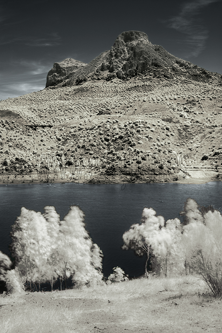 Foto infrarroja del Pantano de Zahara de la Sierra,