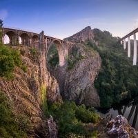 Puente Gundián frente al Puente de San Xoán. Ponte da Cova, río Ulla, Ave, línea férrea A Coruña, tren, ferroviario, puente, Coruña, Galicia, España, bridge, train, River