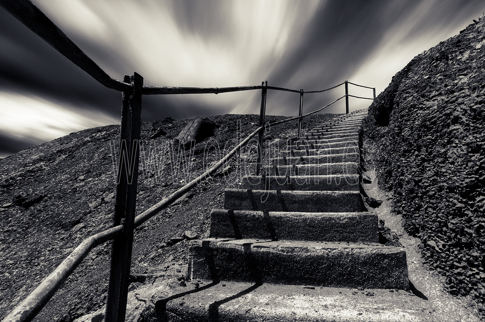 Escalera en abandono en la zona de minas de Riotinto